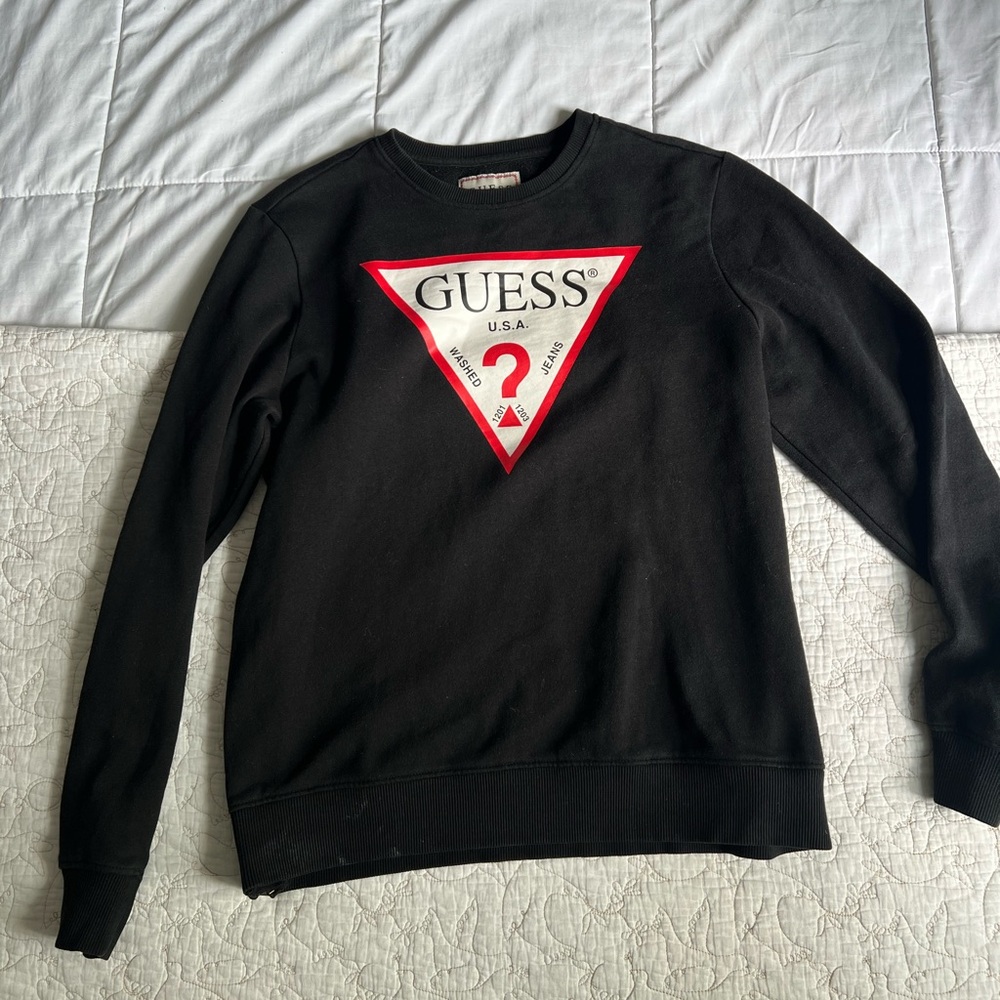 Trendy Guess men’s sweatshirt with Zipper detail on the side,